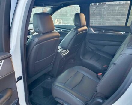 Белый Кадиллак XT6, объемом двигателя 3.6 л и пробегом 33 тыс. км за 32000 $, фото 8 на Automoto.ua
