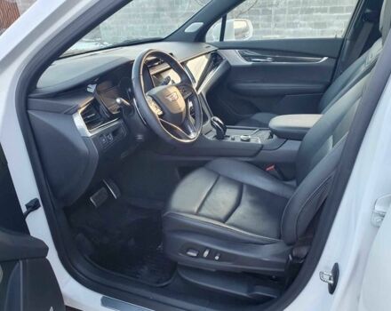 Белый Кадиллак XT6, объемом двигателя 3.6 л и пробегом 33 тыс. км за 32000 $, фото 7 на Automoto.ua