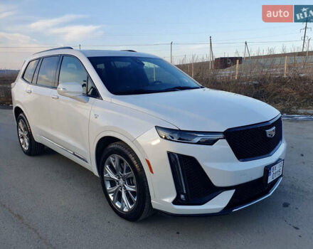 Білий Каділак XT6, об'ємом двигуна 3.6 л та пробігом 33 тис. км за 34000 $, фото 1 на Automoto.ua