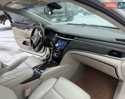 Білий Каділак ХТС, об'ємом двигуна 3.56 л та пробігом 165 тис. км за 9799 $, фото 21 на Automoto.ua