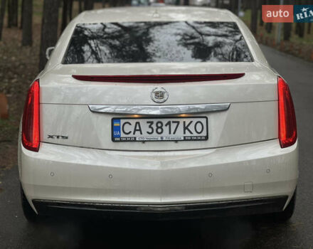 Белый Кадиллак ХТС, объемом двигателя 3.56 л и пробегом 130 тыс. км за 12000 $, фото 7 на Automoto.ua