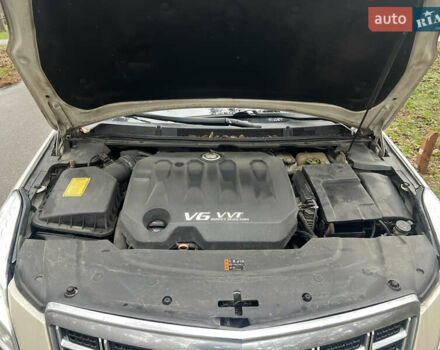 Белый Кадиллак ХТС, объемом двигателя 3.56 л и пробегом 130 тыс. км за 12000 $, фото 18 на Automoto.ua