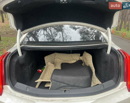 Белый Кадиллак ХТС, объемом двигателя 3.56 л и пробегом 130 тыс. км за 12000 $, фото 17 на Automoto.ua