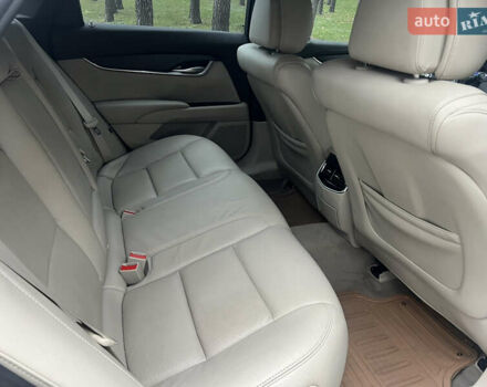 Белый Кадиллак ХТС, объемом двигателя 3.56 л и пробегом 130 тыс. км за 12000 $, фото 14 на Automoto.ua