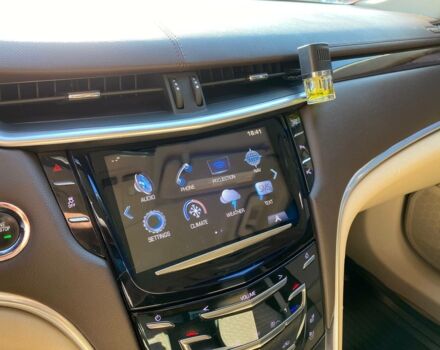 Черный Кадиллак ХТС, объемом двигателя 3.6 л и пробегом 180 тыс. км за 16600 $, фото 15 на Automoto.ua