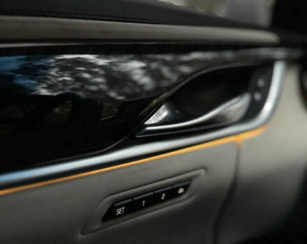 Серый Кадиллак ХТС, объемом двигателя 3.6 л и пробегом 229 тыс. км за 15900 $, фото 31 на Automoto.ua