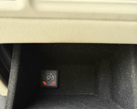 Сірий Каділак ХТС, об'ємом двигуна 3.56 л та пробігом 231 тис. км за 15900 $, фото 29 на Automoto.ua