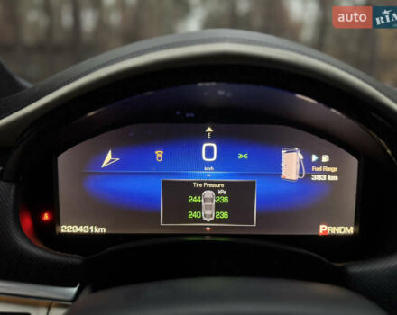 Серый Кадиллак ХТС, объемом двигателя 3.6 л и пробегом 229 тыс. км за 15900 $, фото 29 на Automoto.ua