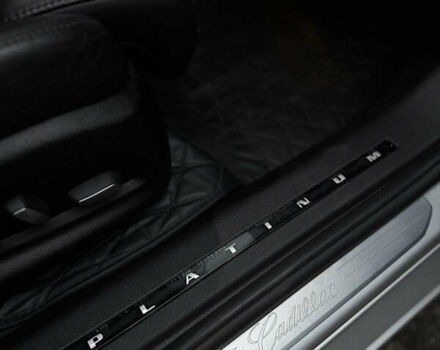 Серый Кадиллак ХТС, объемом двигателя 3.6 л и пробегом 229 тыс. км за 15900 $, фото 39 на Automoto.ua