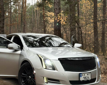 Серый Кадиллак ХТС, объемом двигателя 3.6 л и пробегом 229 тыс. км за 15900 $, фото 1 на Automoto.ua