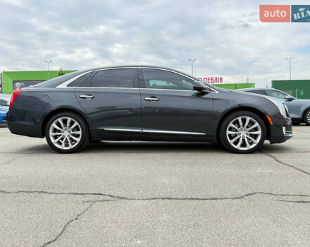 Серый Кадиллак ХТС, объемом двигателя 3.56 л и пробегом 178 тыс. км за 12000 $, фото 3 на Automoto.ua