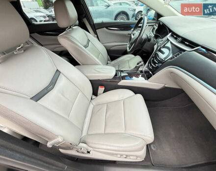 Серый Кадиллак ХТС, объемом двигателя 3.56 л и пробегом 178 тыс. км за 12000 $, фото 17 на Automoto.ua