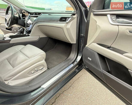 Серый Кадиллак ХТС, объемом двигателя 3.56 л и пробегом 178 тыс. км за 12000 $, фото 16 на Automoto.ua