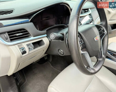 Серый Кадиллак ХТС, объемом двигателя 3.56 л и пробегом 178 тыс. км за 12000 $, фото 11 на Automoto.ua