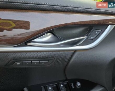 Серый Кадиллак ХТС, объемом двигателя 3.56 л и пробегом 135 тыс. км за 16200 $, фото 12 на Automoto.ua