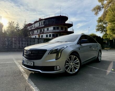 Сірий Каділак ХТС, об'ємом двигуна 3.6 л та пробігом 70 тис. км за 21500 $, фото 1 на Automoto.ua