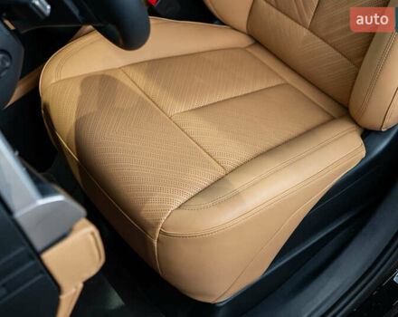 Чорний Каділак Escalade IQ, об'ємом двигуна 0 л та пробігом 1 тис. км за 169000 $, фото 40 на Automoto.ua