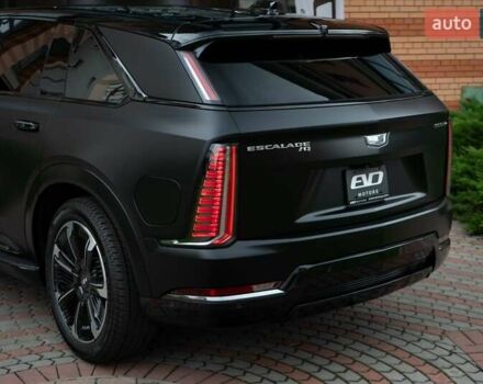 Чорний Каділак Escalade IQ, об'ємом двигуна 0 л та пробігом 1 тис. км за 169000 $, фото 6 на Automoto.ua