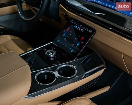 Чорний Каділак Escalade IQ, об'ємом двигуна 0 л та пробігом 1 тис. км за 169000 $, фото 36 на Automoto.ua