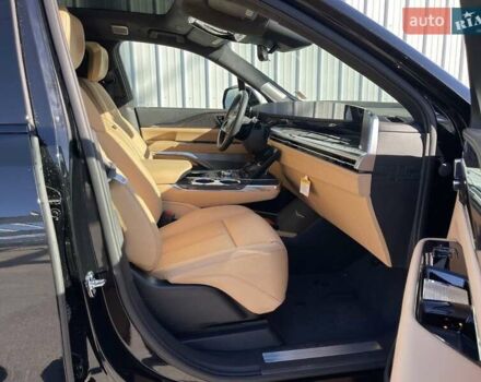 Чорний Каділак Escalade IQ, об'ємом двигуна 0 л та пробігом 2 тис. км за 158000 $, фото 14 на Automoto.ua