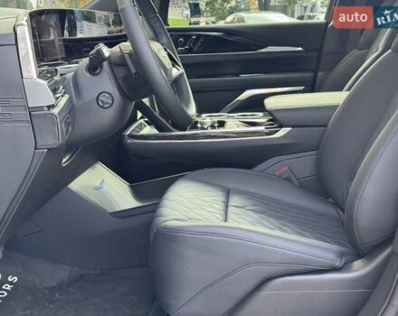 Чорний Каділак Escalade IQ, об'ємом двигуна 0 л та пробігом 1 тис. км за 155000 $, фото 18 на Automoto.ua