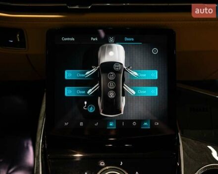 Чорний Каділак Escalade IQ, об'ємом двигуна 0 л та пробігом 1 тис. км за 169000 $, фото 34 на Automoto.ua