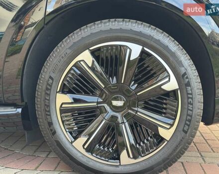 Чорний Каділак Escalade IQ, об'ємом двигуна 0 л та пробігом 1 тис. км за 155000 $, фото 12 на Automoto.ua