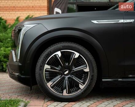 Чорний Каділак Escalade IQ, об'ємом двигуна 0 л та пробігом 1 тис. км за 169000 $, фото 3 на Automoto.ua