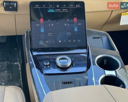 Чорний Каділак Escalade IQ, об'ємом двигуна 0 л та пробігом 2 тис. км за 158000 $, фото 9 на Automoto.ua