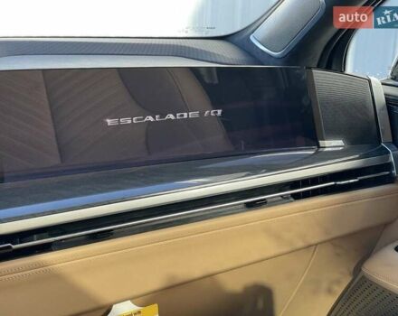 Чорний Каділак Escalade IQ, об'ємом двигуна 0 л та пробігом 2 тис. км за 158000 $, фото 8 на Automoto.ua