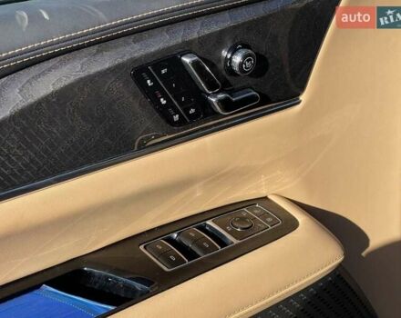 Чорний Каділак Escalade IQ, об'ємом двигуна 0 л та пробігом 2 тис. км за 158000 $, фото 11 на Automoto.ua