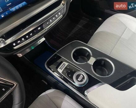 Белый Кадиллак Lyriq, объемом двигателя 0 л и пробегом 6 тыс. км за 47499 $, фото 20 на Automoto.ua