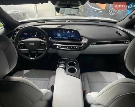 Белый Кадиллак Lyriq, объемом двигателя 0 л и пробегом 6 тыс. км за 47499 $, фото 5 на Automoto.ua