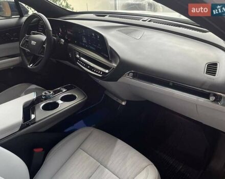 Белый Кадиллак Lyriq, объемом двигателя 0 л и пробегом 6 тыс. км за 47499 $, фото 12 на Automoto.ua