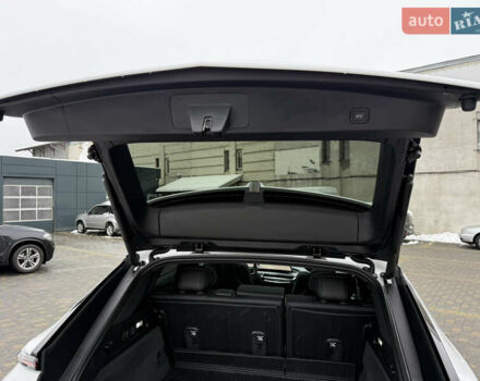 Белый Кадиллак Lyriq, объемом двигателя 0 л и пробегом 24 тыс. км за 57000 $, фото 26 на Automoto.ua