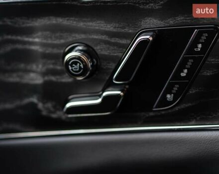 Чорний Каділак Lyriq, об'ємом двигуна 0 л та пробігом 38 тис. км за 43000 $, фото 23 на Automoto.ua