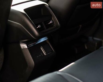 Чорний Каділак Lyriq, об'ємом двигуна 0 л та пробігом 38 тис. км за 43000 $, фото 33 на Automoto.ua