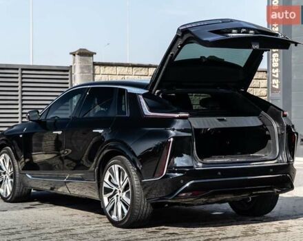 Черный Кадиллак Lyriq, объемом двигателя 0 л и пробегом 40 тыс. км за 39900 $, фото 11 на Automoto.ua