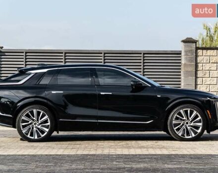 Черный Кадиллак Lyriq, объемом двигателя 0 л и пробегом 40 тыс. км за 39900 $, фото 6 на Automoto.ua