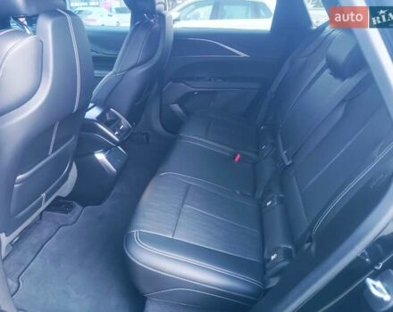 Черный Кадиллак Lyriq, объемом двигателя 0 л и пробегом 19 тыс. км за 37499 $, фото 3 на Automoto.ua