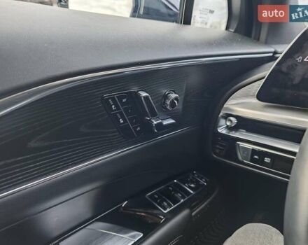 Черный Кадиллак Lyriq, объемом двигателя 0 л и пробегом 12 тыс. км за 41000 $, фото 10 на Automoto.ua