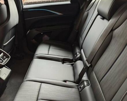 Черный Кадиллак Lyriq, объемом двигателя 0 л и пробегом 12 тыс. км за 41000 $, фото 15 на Automoto.ua