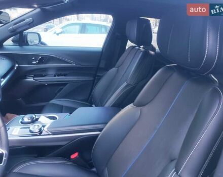 Черный Кадиллак Lyriq, объемом двигателя 0 л и пробегом 19 тыс. км за 37499 $, фото 2 на Automoto.ua