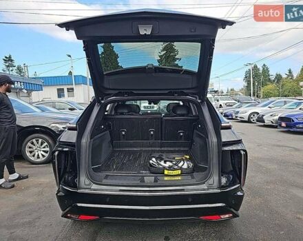Кадиллак Lyriq 2024 в Кривом Роге на Automoto.ua Черный Кадиллак Lyriq, объемом двигателя 0 л и пробегом 55 тыс. км за 30000 $, фото 4 на Automoto.ua