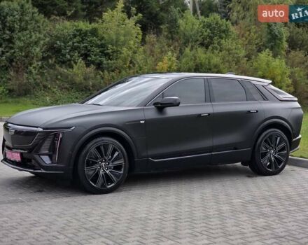 Черный Кадиллак Lyriq, объемом двигателя 0 л и пробегом 6 тыс. км за 59999 $, фото 3 на Automoto.ua