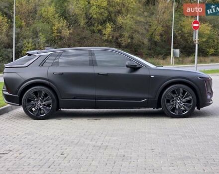 Черный Кадиллак Lyriq, объемом двигателя 0 л и пробегом 6 тыс. км за 59999 $, фото 6 на Automoto.ua