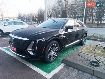 Каділак Lyriq 2023 у Львові на Automoto.ua Чорний Каділак Lyriq, об'ємом двигуна 0 л та пробігом 17 тис. км за 42998 $, фото 1 на Automoto.ua