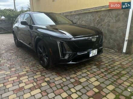 Каділак Lyriq 2023 у Києві на Automoto.ua Чорний Каділак Lyriq, об'ємом двигуна 0 л та пробігом 23 тис. км за 49990 $, фото 1 на Automoto.ua