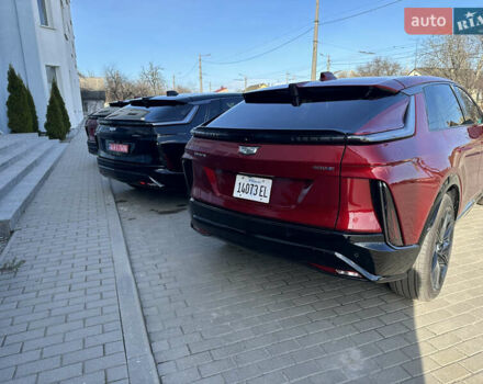 Червоний Каділак Lyriq, об'ємом двигуна 0 л та пробігом 7 тис. км за 49999 $, фото 5 на Automoto.ua