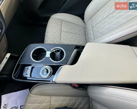 Червоний Каділак Lyriq, об'ємом двигуна 0 л та пробігом 7 тис. км за 49999 $, фото 27 на Automoto.ua